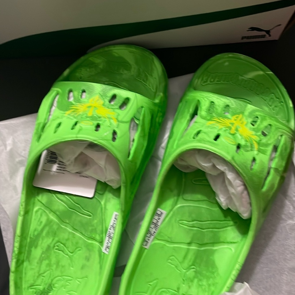 MB.03 slide , size 10, puma green -flura, brand new